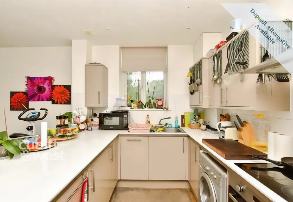 Kitchen 2 - Available Now! Wood Street, East Grinstead, RH19 - Wards of Kent