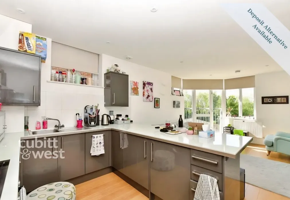 Kitchen 2 - Wood Street, East Grinstead, RH19 1UZ - Wards of Kent