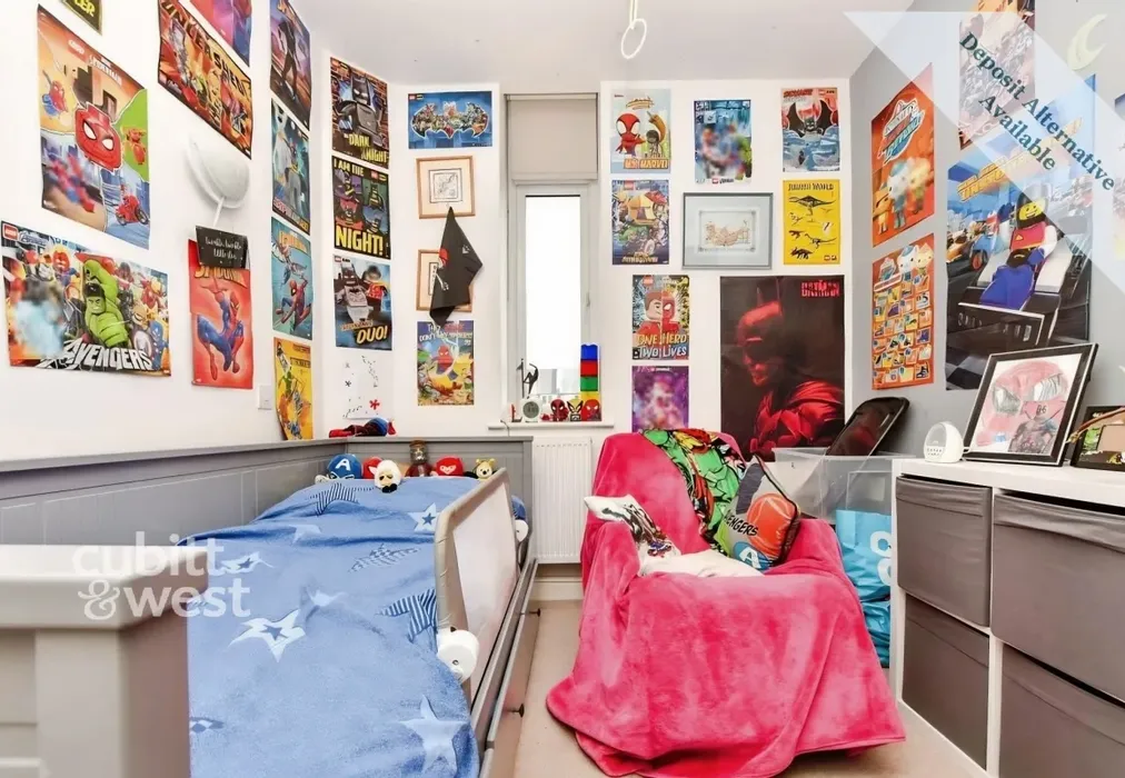 Bed 2 - Wood Street, East Grinstead, RH19 1UZ - Wards of Kent