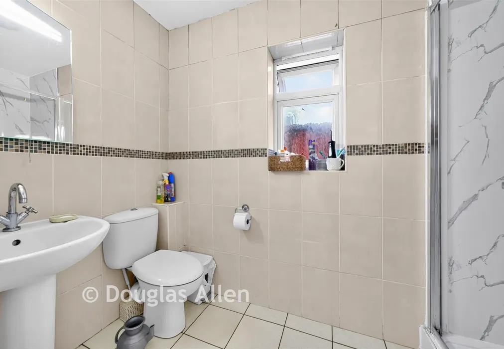 Shower Room - Forest Road, Ilford, Essex - Wards of Kent