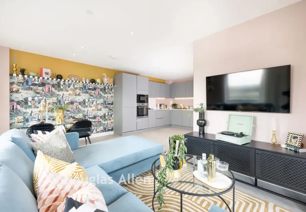Show Home Lounge Kitchen Diner - Kingsley Park, Centurion Way, Basildon, Essex - Wards of Kent