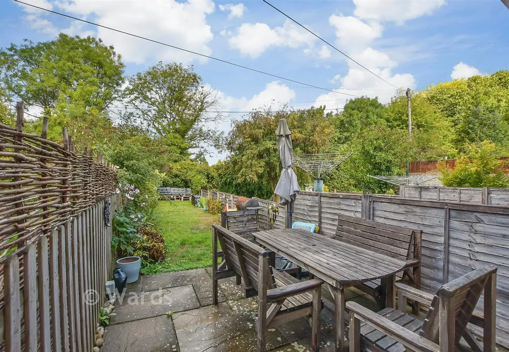 Front Garden - The Quarries, Boughton Monchelsea, Maidstone, Kent - Wards of Kent