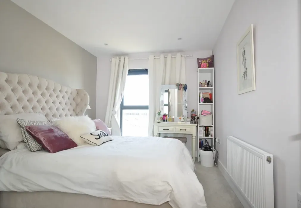 Bedroom - Horsham Gates One North Street RH13 - Wards of Kent