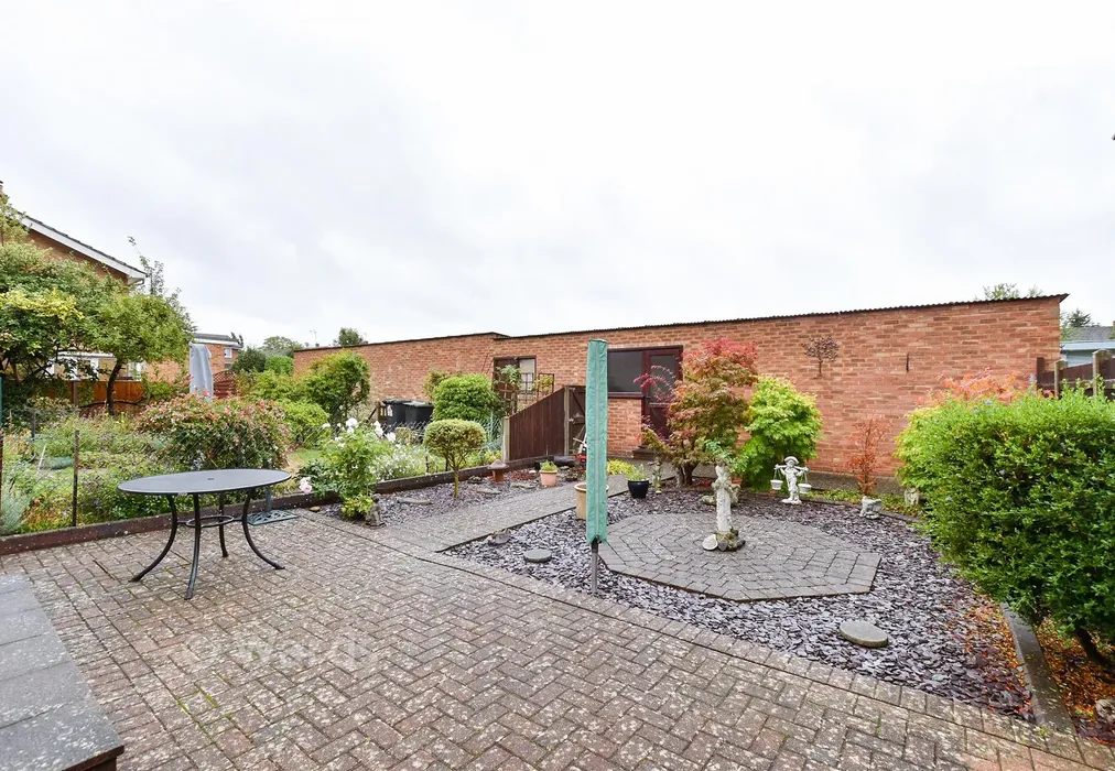 Rear Garden - Mallard Walk, Larkfield, Kent - Wards of Kent
