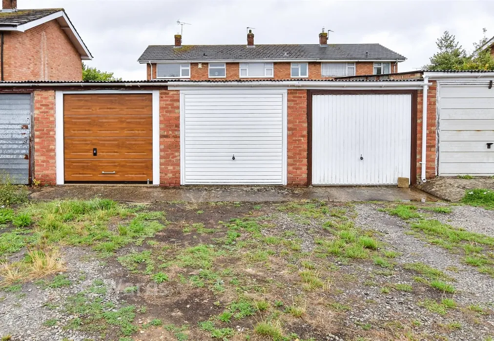 Garage - Mallard Walk, Larkfield, Kent - Wards of Kent