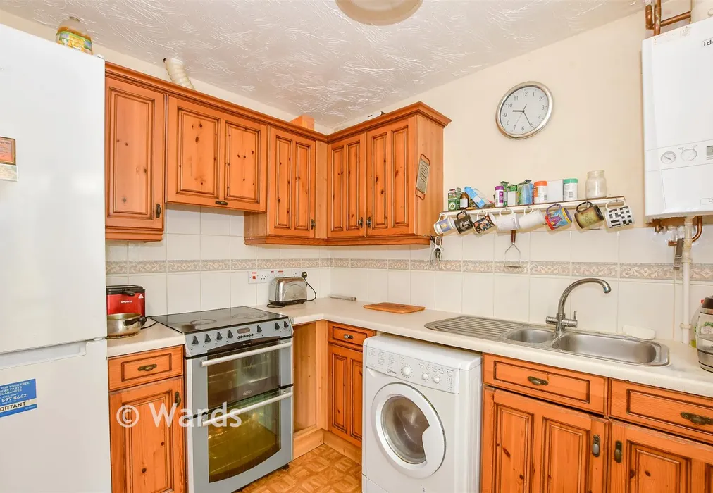 Kitchen - Merchant Place, Marden, Kent - Wards of Kent
