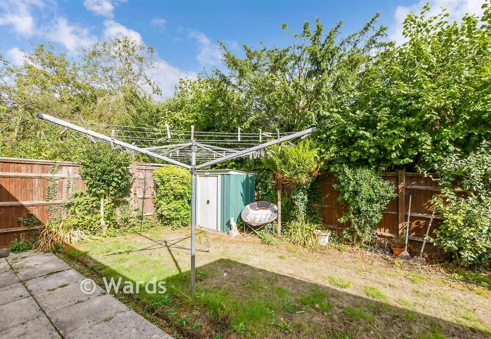 Rear Garden - Merchant Place, Marden, Kent - Wards of Kent