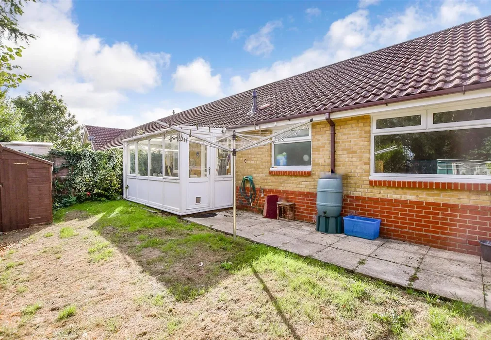 Rear Garden - Merchant Place, Marden, Kent - Wards of Kent
