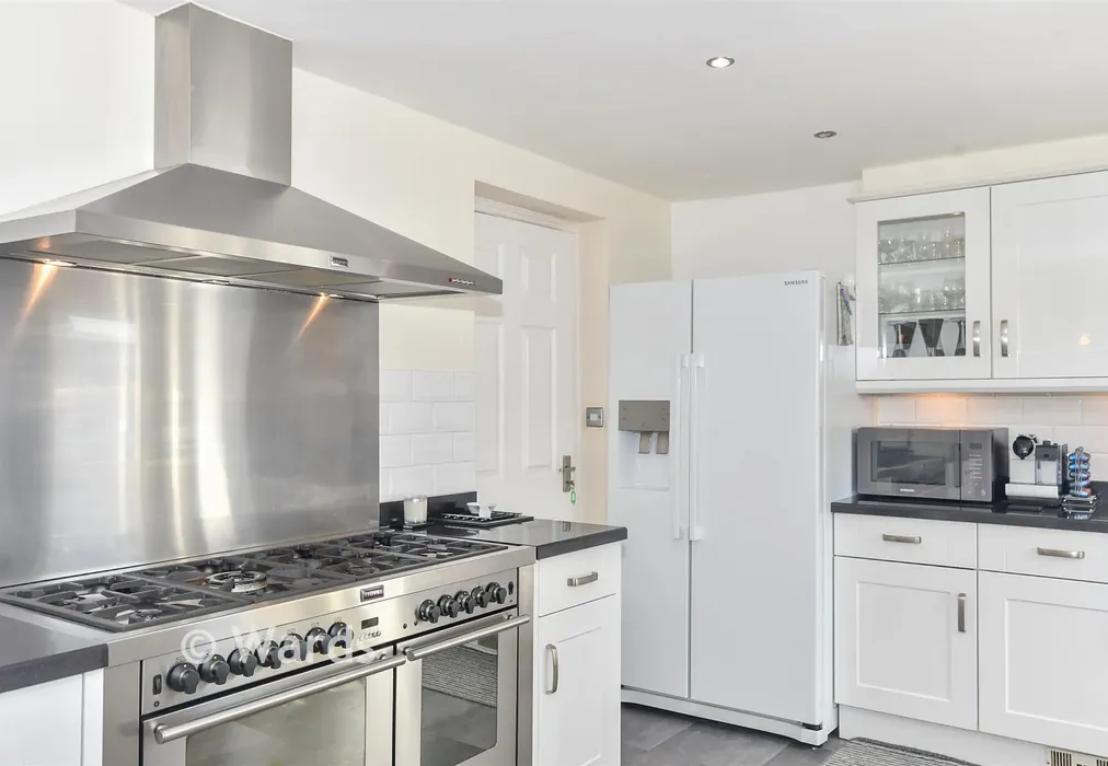 Internal Lifestyle Photograph - Robert Brundett Close, Kennington, Kent - Wards of Kent