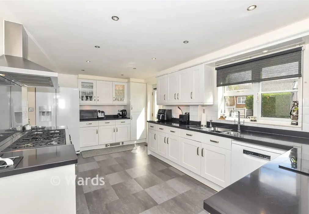 Kitchen - Robert Brundett Close, Kennington, Kent - Wards of Kent