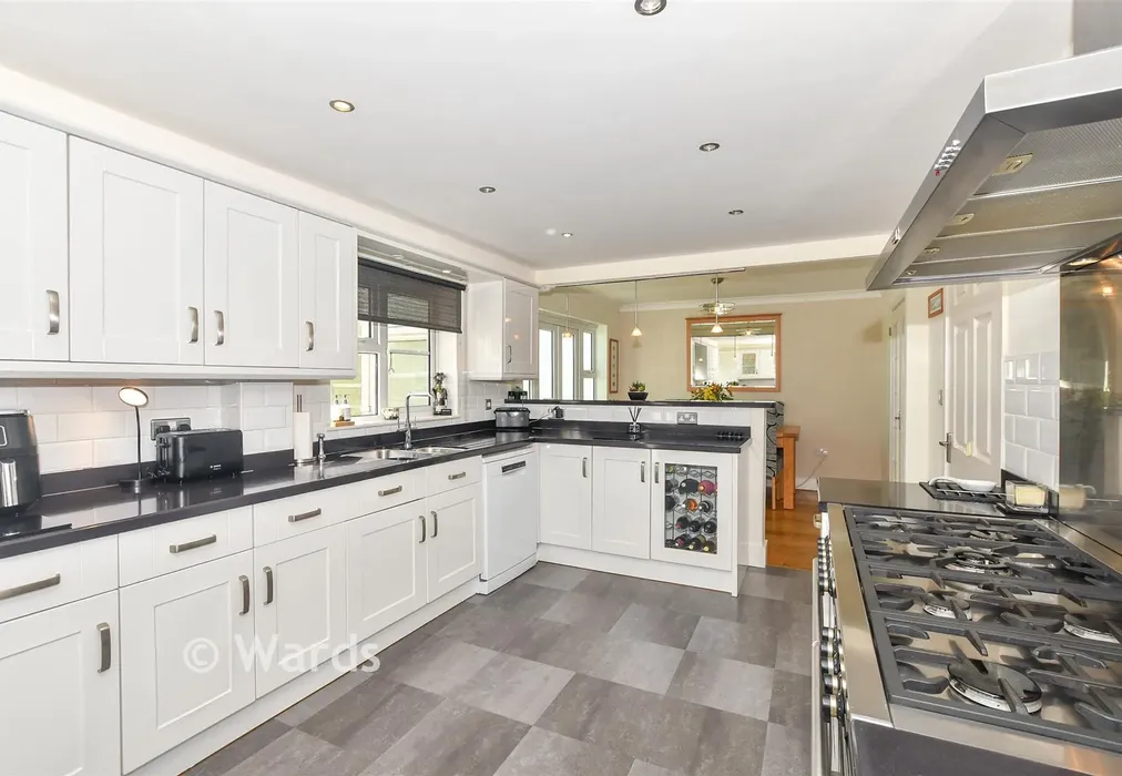 Kitchen - Robert Brundett Close, Kennington, Kent - Wards of Kent