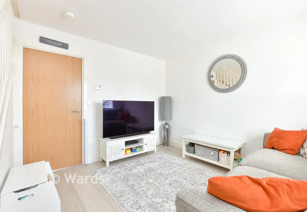 Lounge - Feaver Drive, Faversham, Kent - Wards of Kent