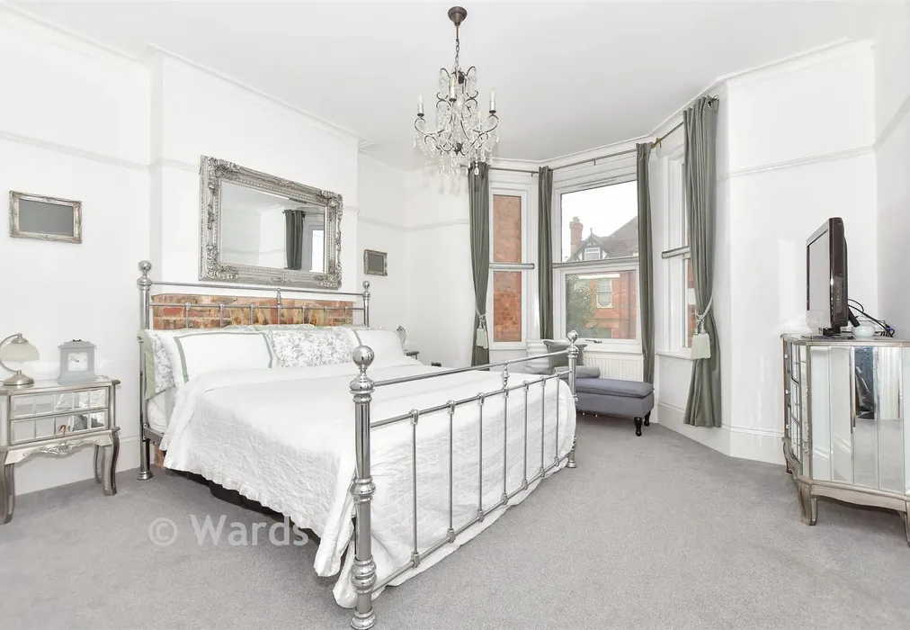 Bedroom 1 - Radnor Park Road, Folkestone, Kent - Wards of Kent