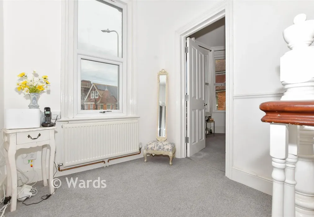 Landing - Radnor Park Road, Folkestone, Kent - Wards of Kent
