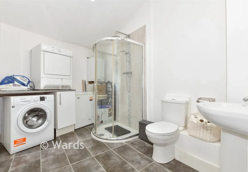 Shower Room - Radnor Park Road, Folkestone, Kent - Wards of Kent