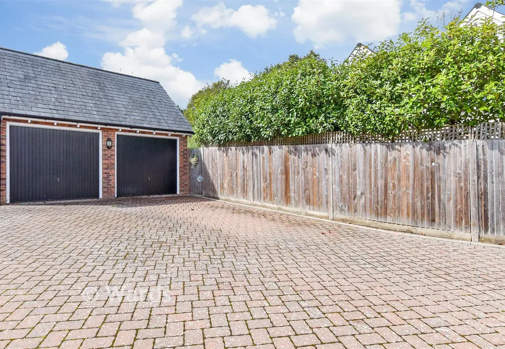 Driveway/Parking - Penny Close, Boughton Monchelsea, Maidstone, Kent - Wards of Kent