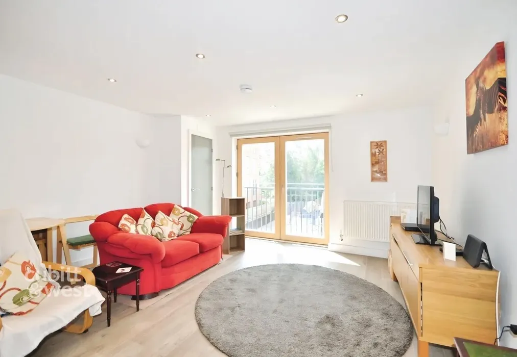 Living Room - Wood Street, Station Road, RH19 - Wards of Kent