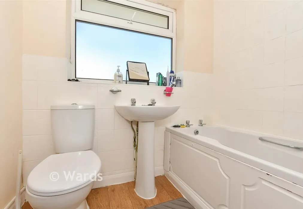 Bathroom - Downside Road, Whitfield, Kent - Wards of Kent