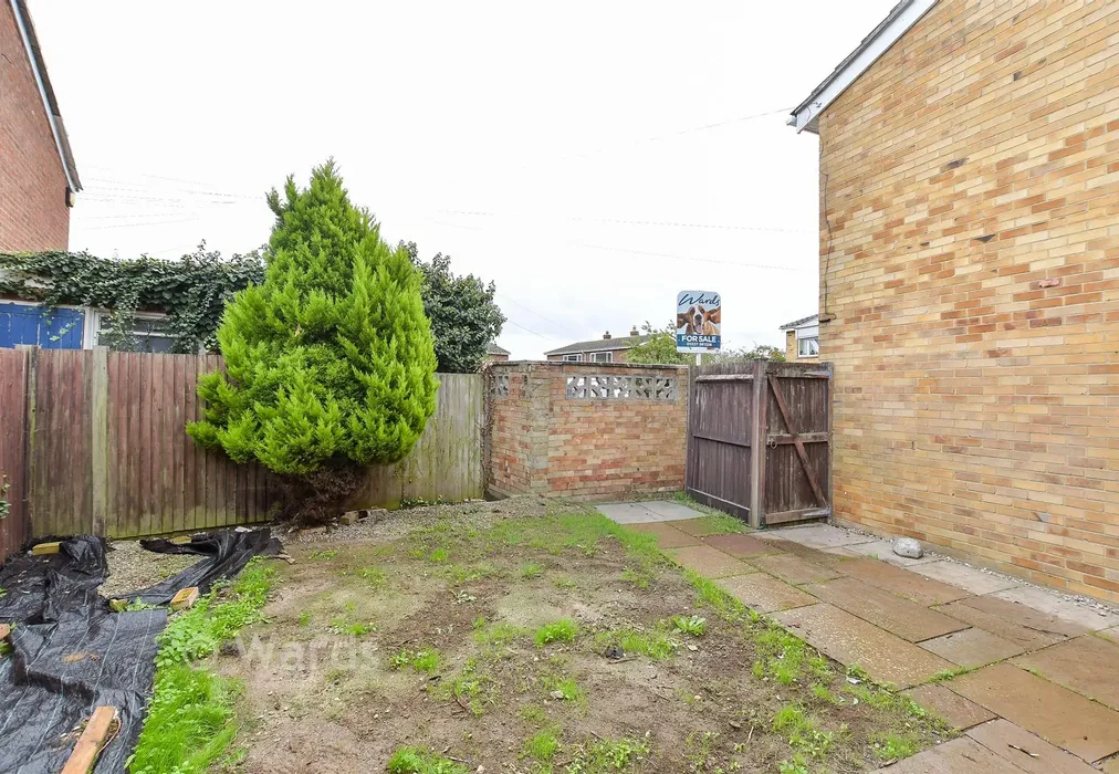 Side Garden - Barn Close, Hoath, Canterbury, Kent - Wards of Kent