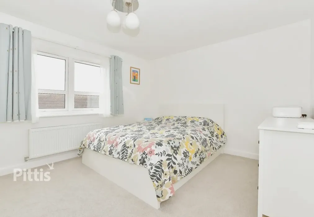  - Godric Road Newport PO30 - Wards of Kent