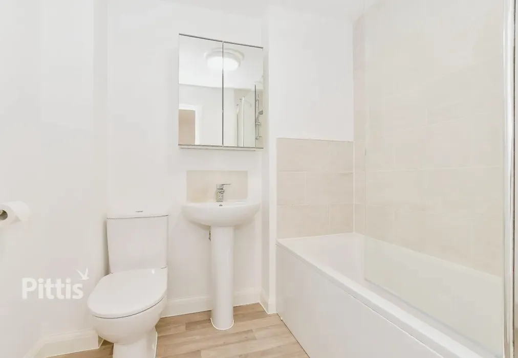  - Godric Road Newport PO30 - Wards of Kent