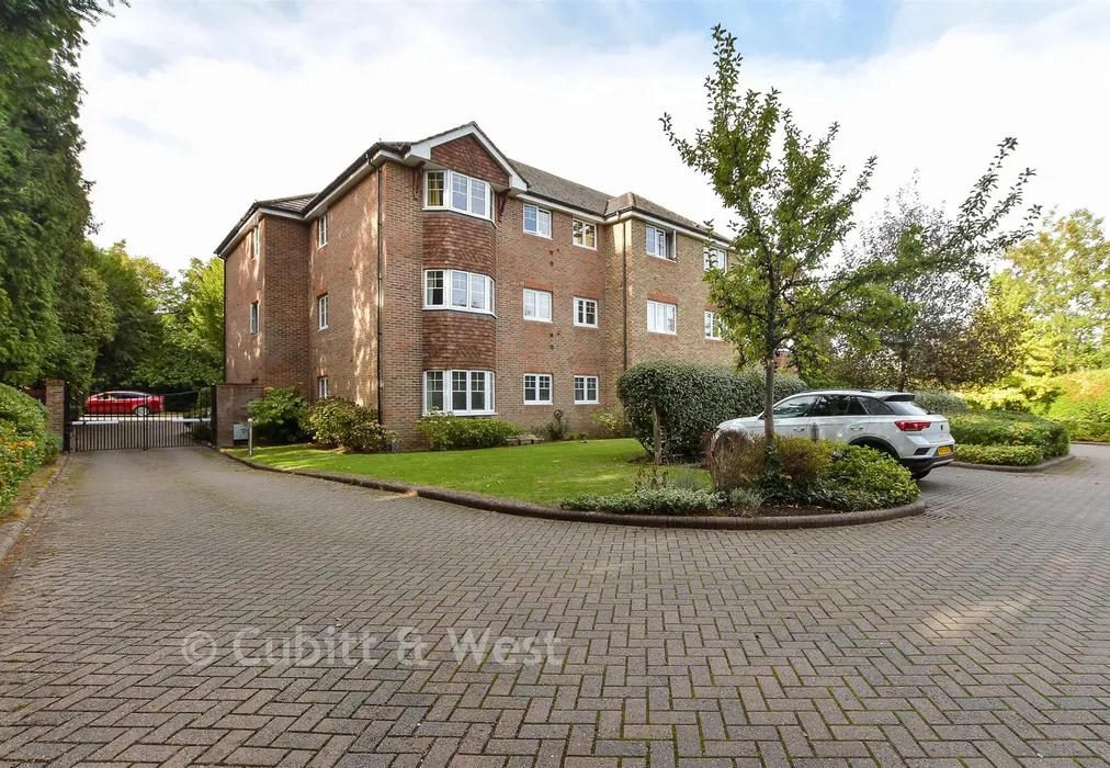 Driveway/Parking - London Road, East Grinstead, West Sussex - Wards of Kent