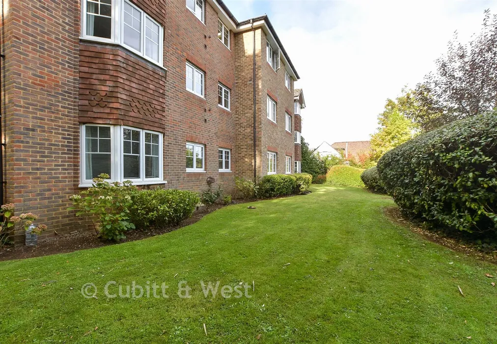 Communal Gardens - London Road, East Grinstead, West Sussex - Wards of Kent