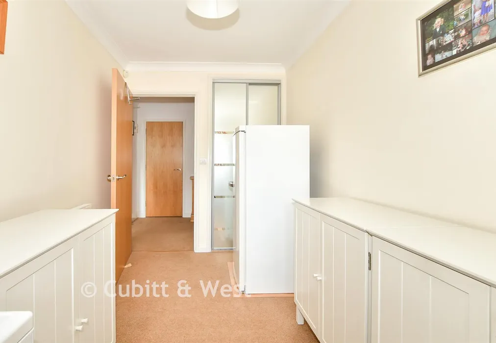 Bedroom 2 - London Road, East Grinstead, West Sussex - Wards of Kent