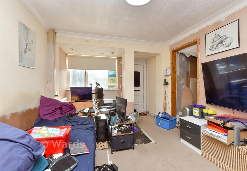 Lounge - Sunnybank, Murston, Kent - Wards of Kent