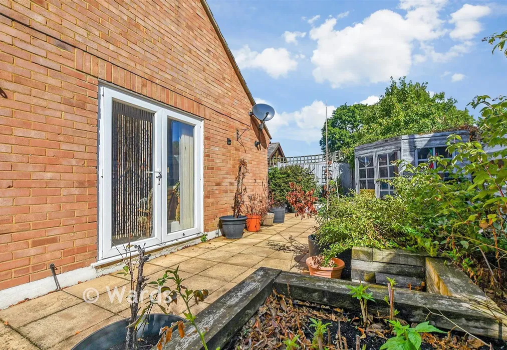 Patio / Decking - Limes Close, Tenterden, Kent - Wards of Kent