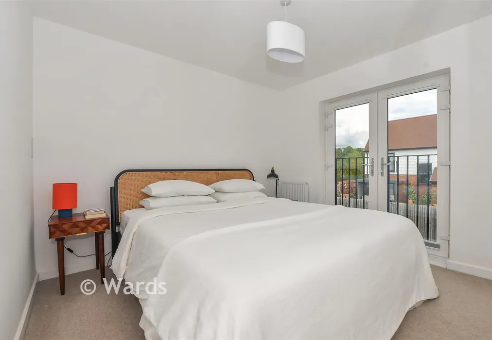 Bedroom 1 - Green Mews, Chilmington Green, Kent - Wards of Kent