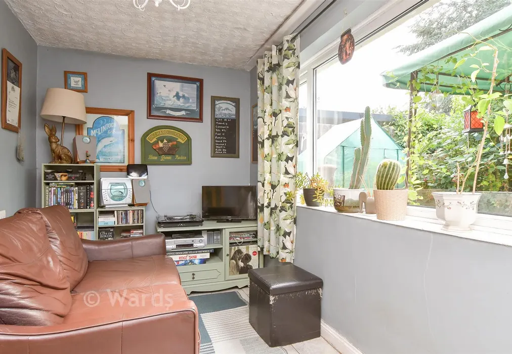 Garden Room - Maple Road, Dartford, Kent - Wards of Kent