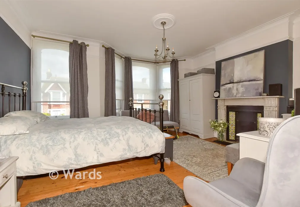 Bedroom 1 - Mickleburgh Hill, Herne Bay, Kent - Wards of Kent