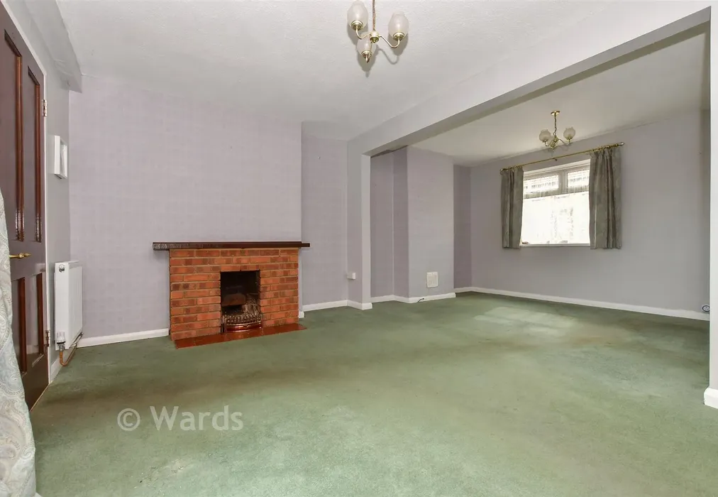 Lounge - Redsull Avenue, Deal, Kent - Wards of Kent