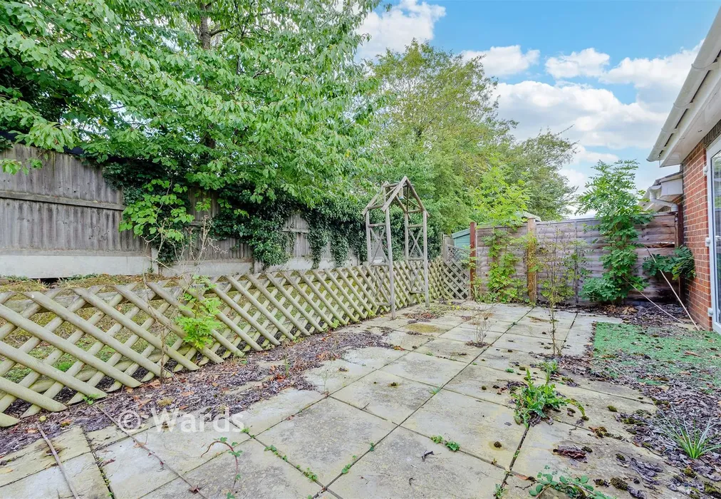 Rear Garden - Brickfield Farm Close, The Beeches, Longfield, Kent - Wards of Kent