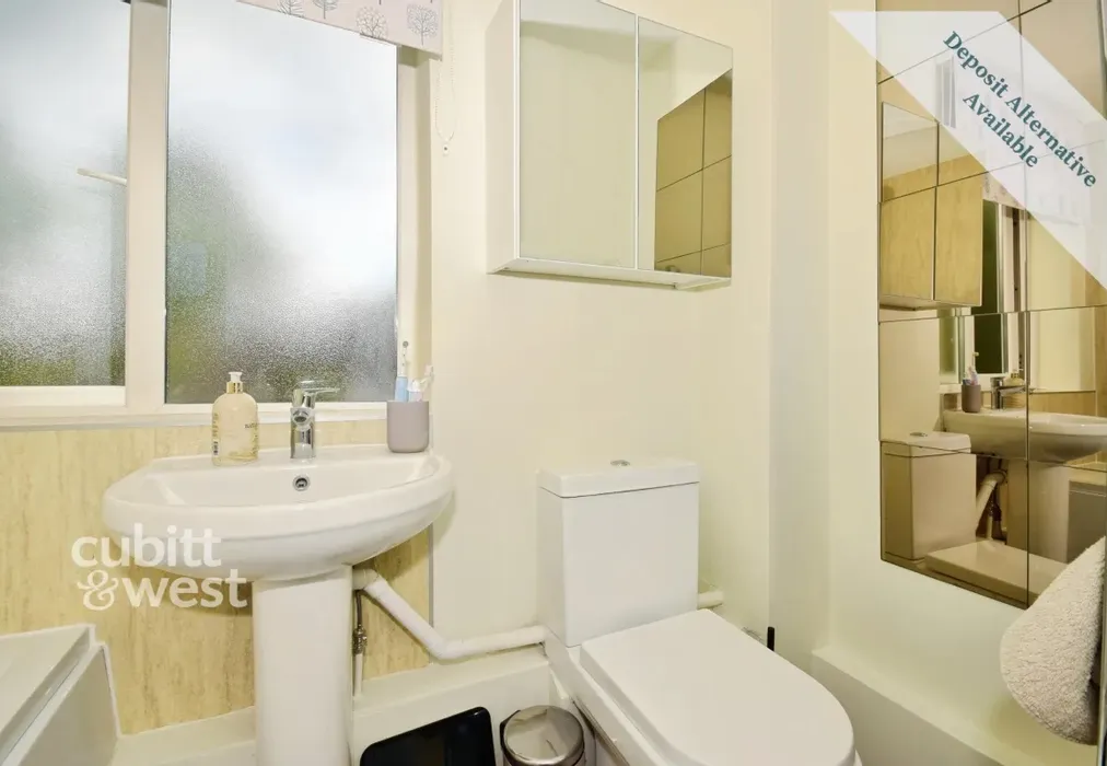 Bathroom - Maple Drive, East Grinstead, RH19 - Wards of Kent