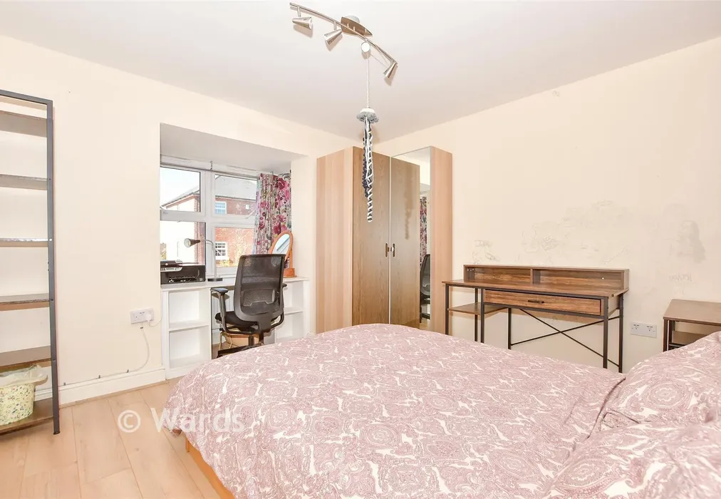 Bedroom 2 - Langley Way, West Malling, Kent - Wards of Kent