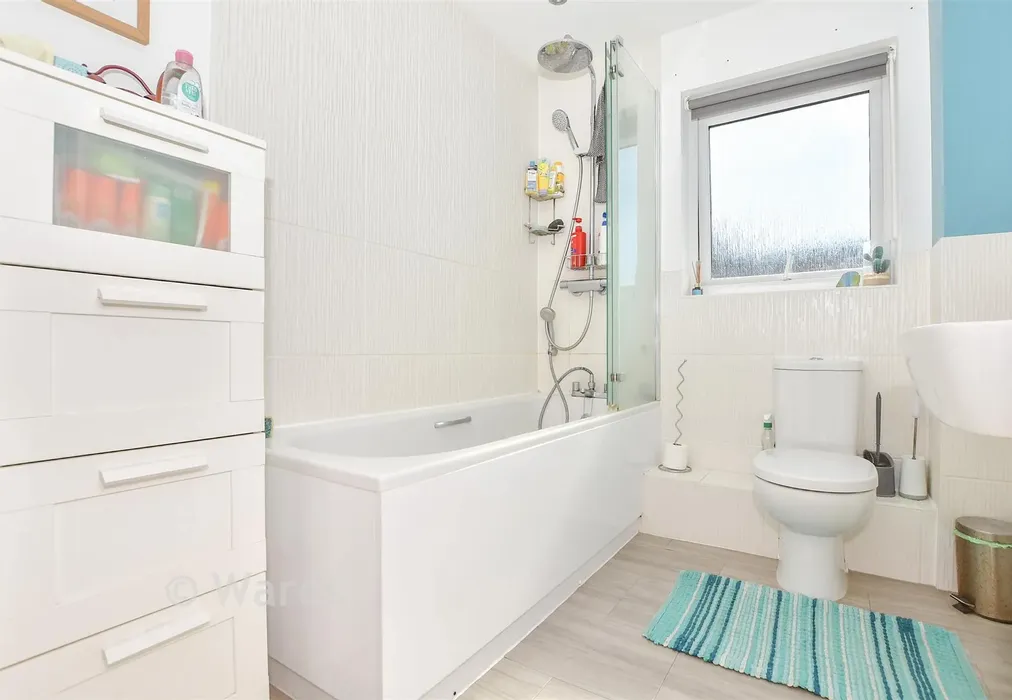 Bathroom - Langley Way, West Malling, Kent - Wards of Kent