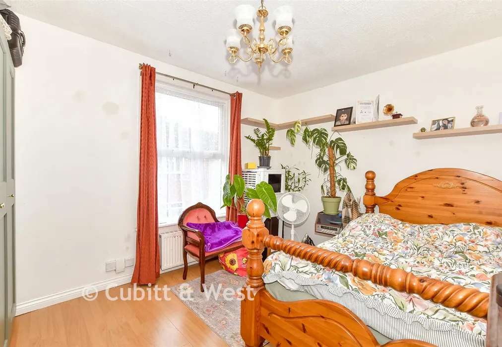 Bedroom 1 - Cuthbert Road, Portsmouth, Hampshire - Wards of Kent