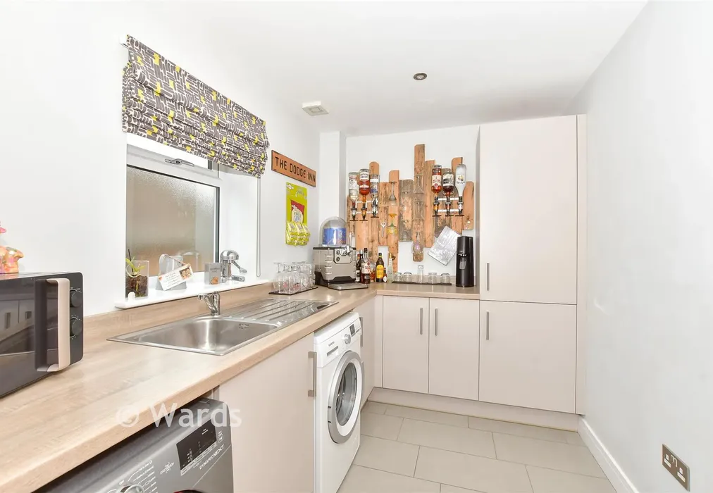 Utility Room - Adie Road, Greatstone, Kent - Wards of Kent