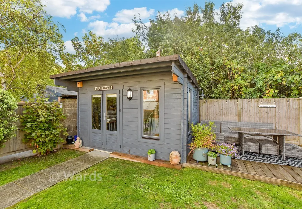 Workshop/Outbuildings - Adie Road, Greatstone, Kent - Wards of Kent