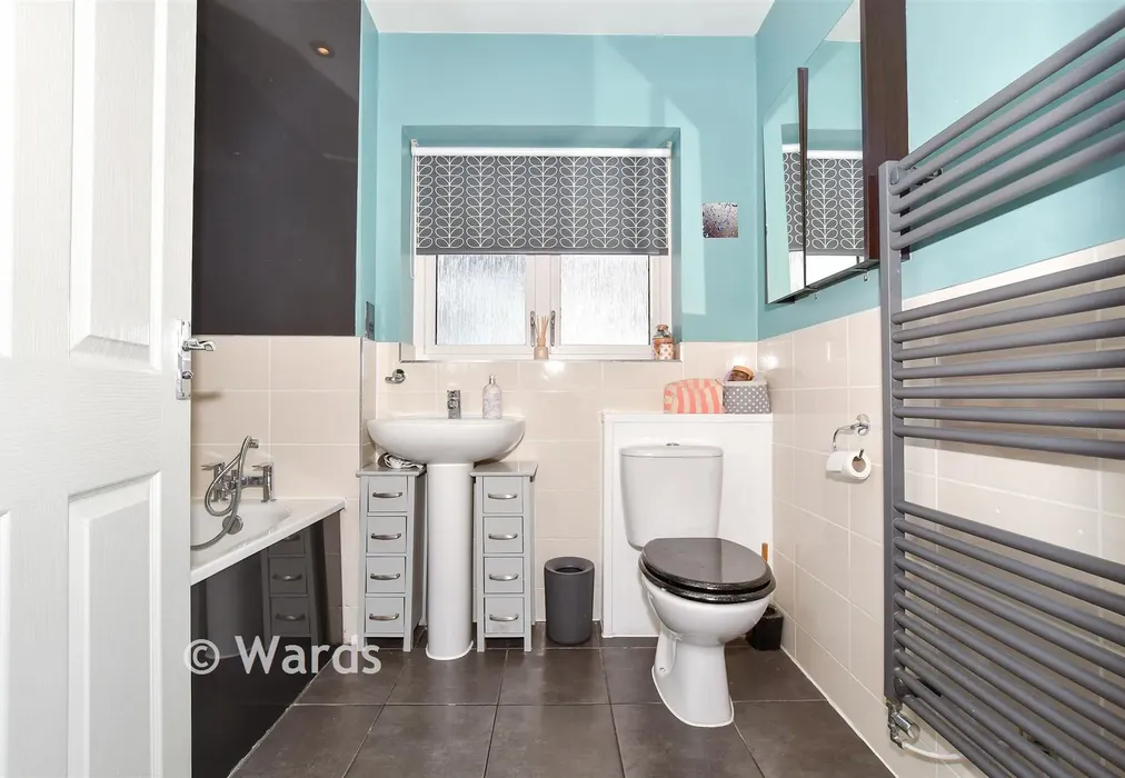 Bathroom - Hawley Drive, Leybourne, Kent - Wards of Kent