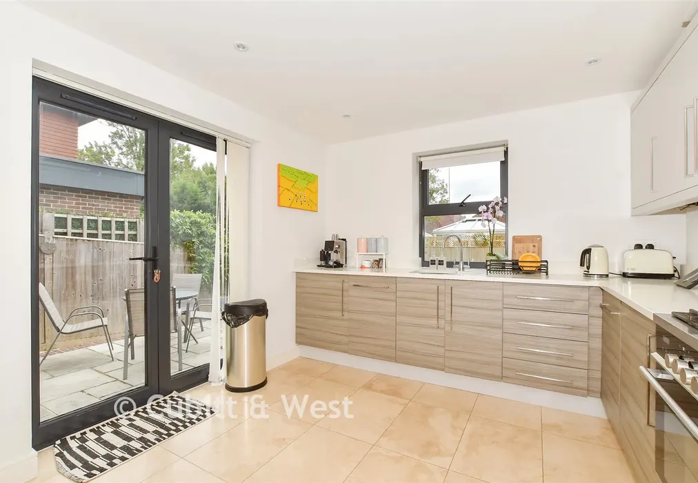 Kitchen - Sunte Avenue, Lindfield, West Sussex - Wards of Kent