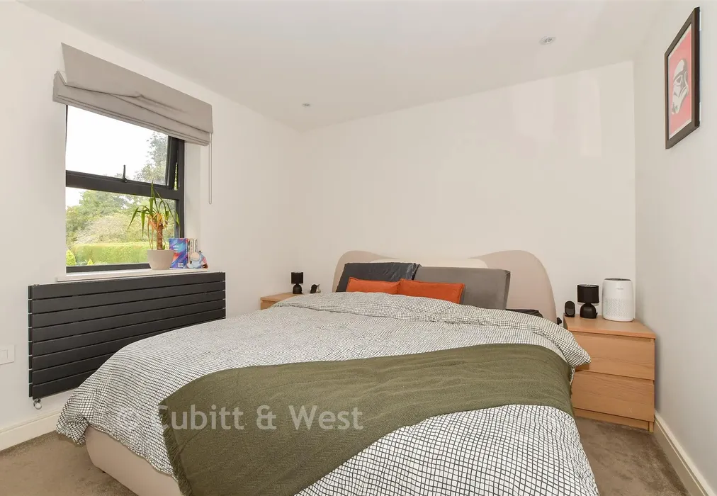 Bedroom 2 - Sunte Avenue, Lindfield, West Sussex - Wards of Kent
