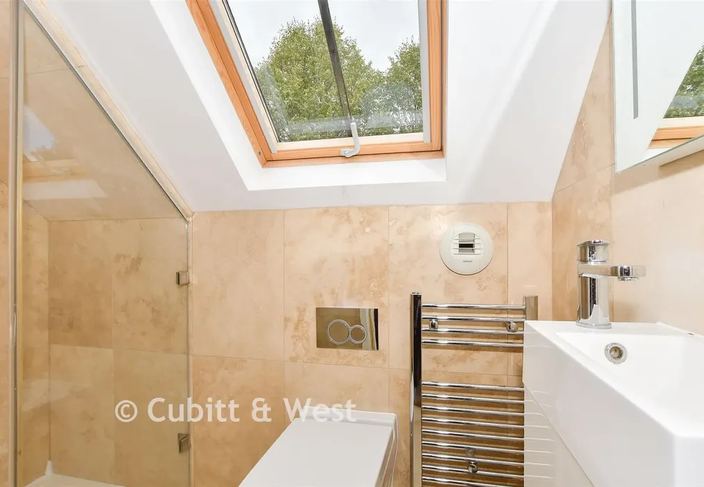 En-Suite Shower Room - Sunte Avenue, Lindfield, West Sussex - Wards of Kent