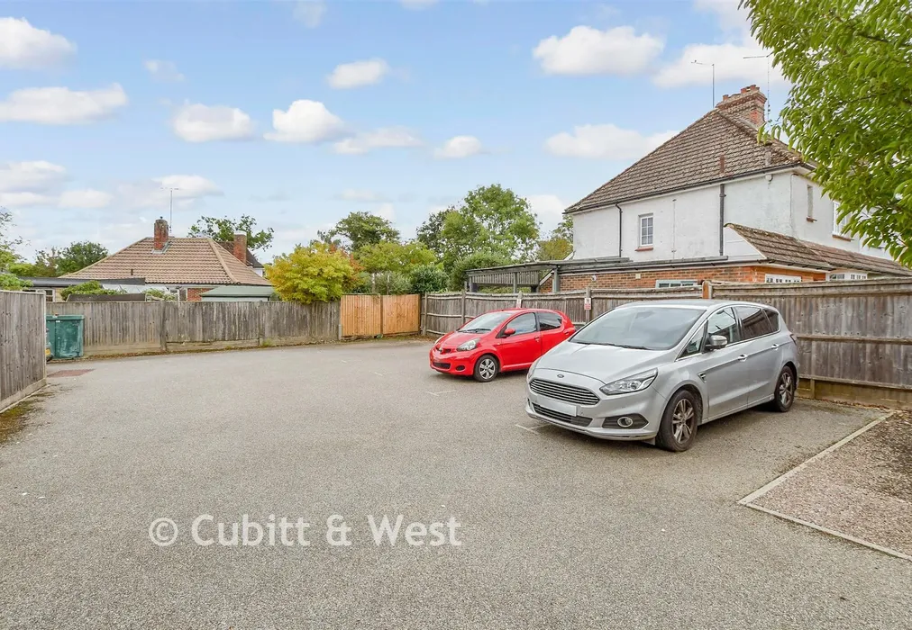Driveway/Parking. - Sunte Avenue, Lindfield, West Sussex - Wards of Kent