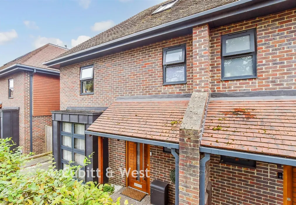 External (Web). - Sunte Avenue, Lindfield, West Sussex - Wards of Kent