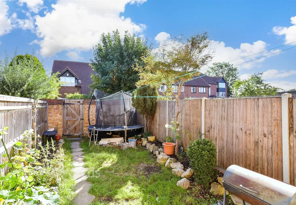 Rear Garden - Knights Manor Way, Dartford, Kent - Wards of Kent