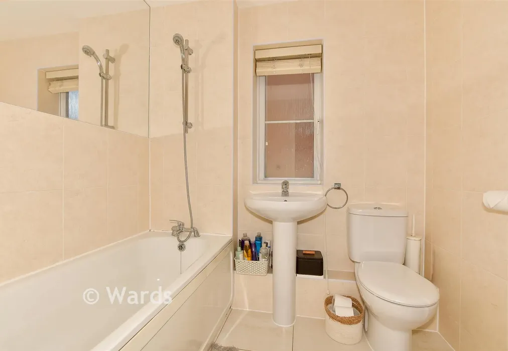 Bathroom - Talmead Road, Herne Bay, Kent - Wards of Kent