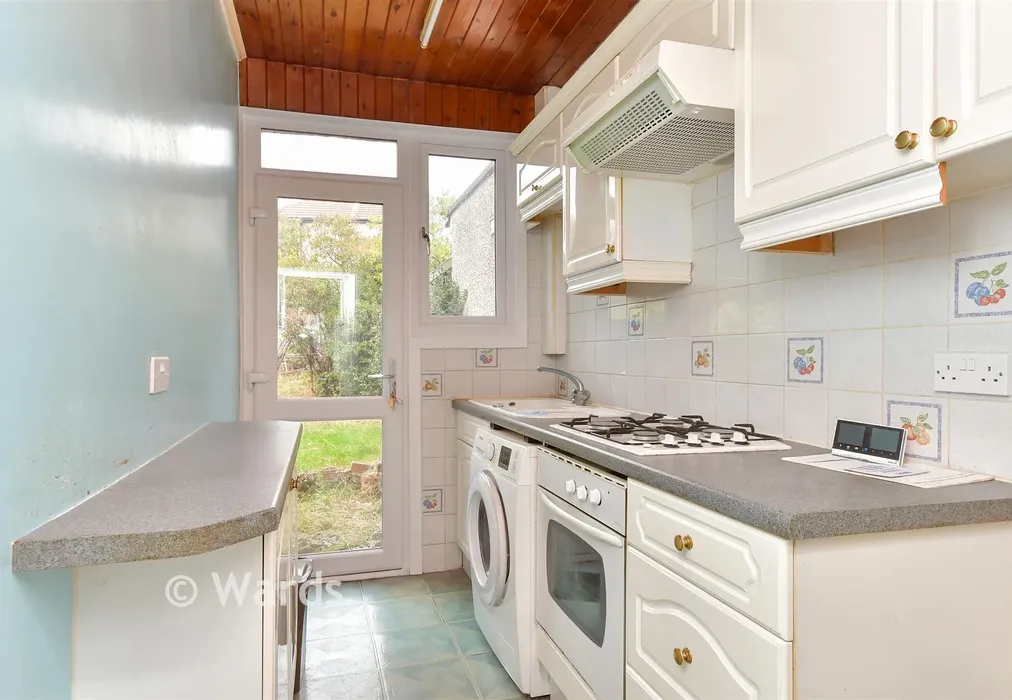 Kitchen - Sutherland Avenue, Welling, Kent - Wards of Kent
